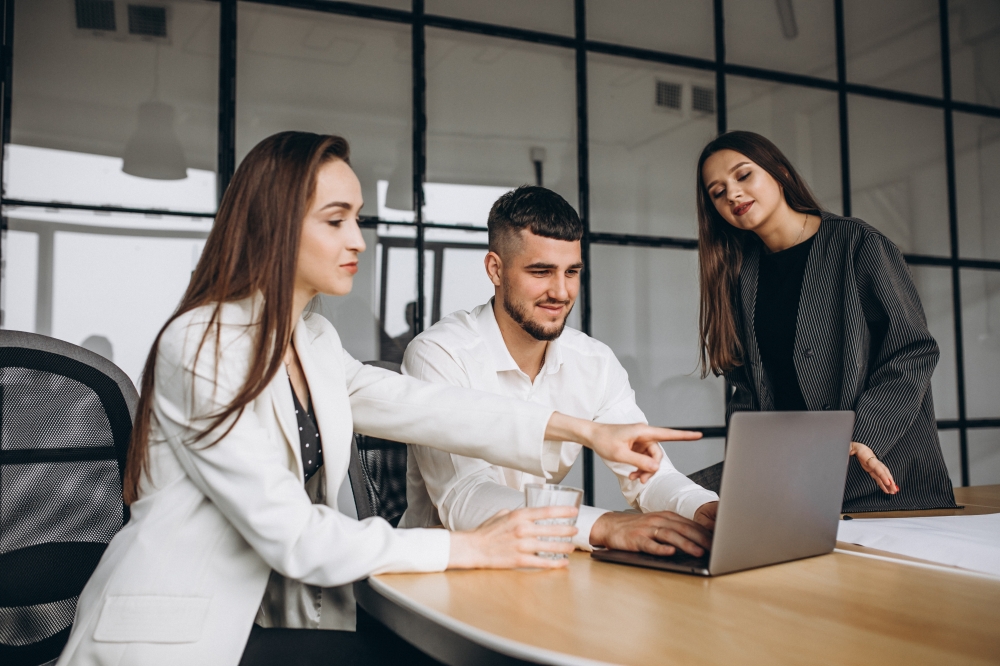 Şirkət Daxili Müqavimət: İşçiləri Yeni Texnoloji Həllərə Necə Hazırlamalı?